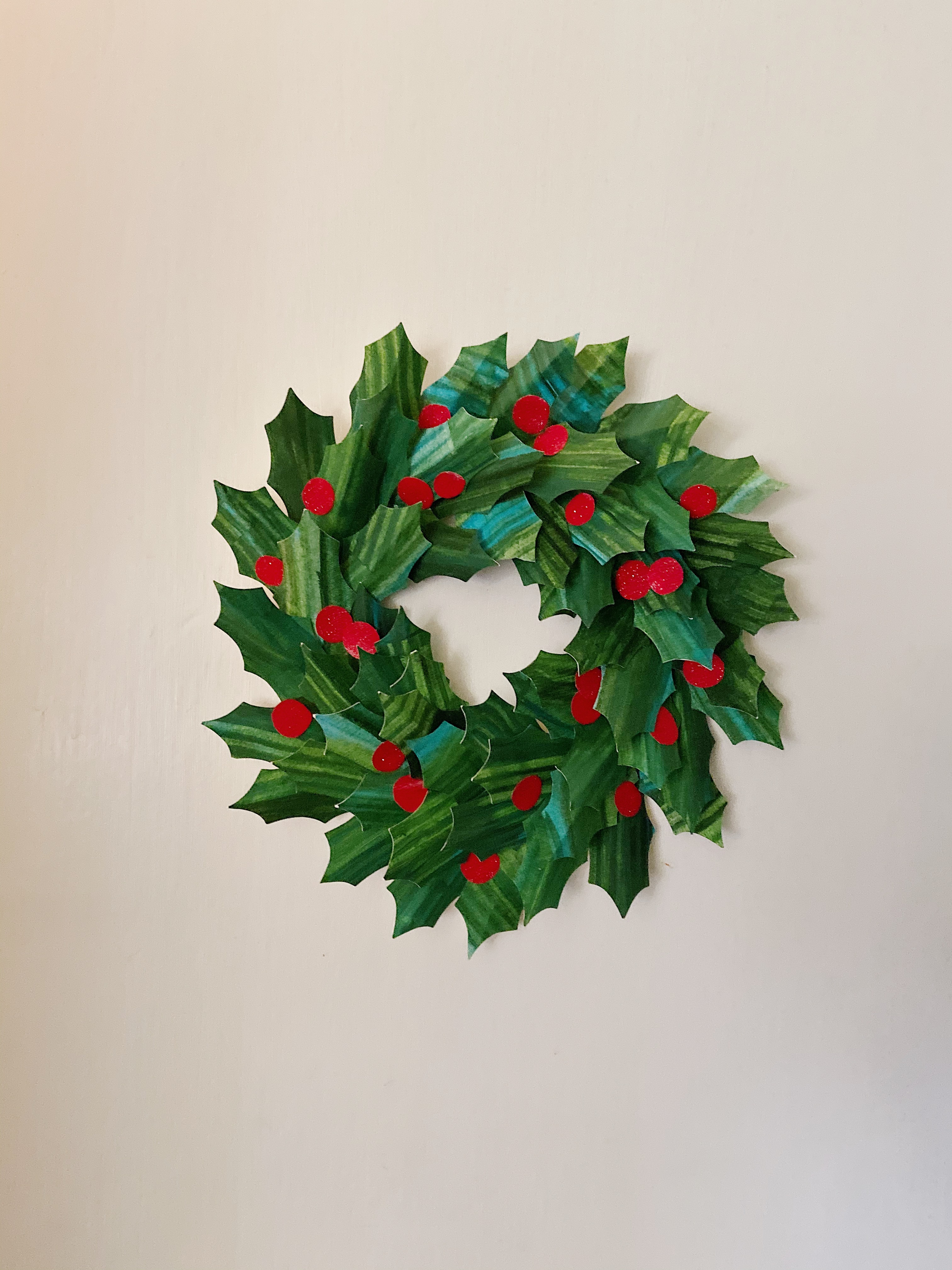 Kid Painting Paper Holly Wreath » Wayfarer Family